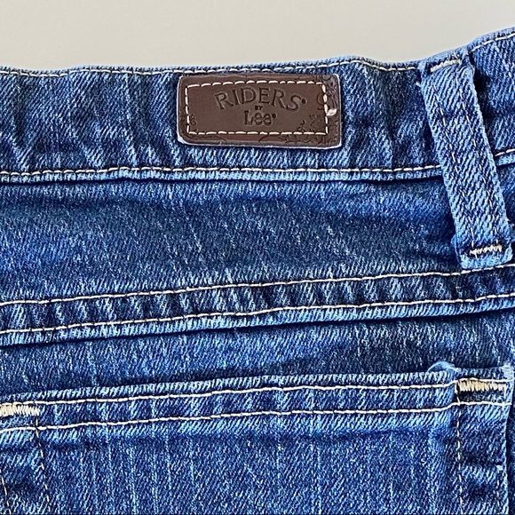 LAST CHANCE 💖HOST PICK 7/42022💖 EUC Lee Riders Relaxed 5 Pocket Jeans, 14P - Picture 3 of 7